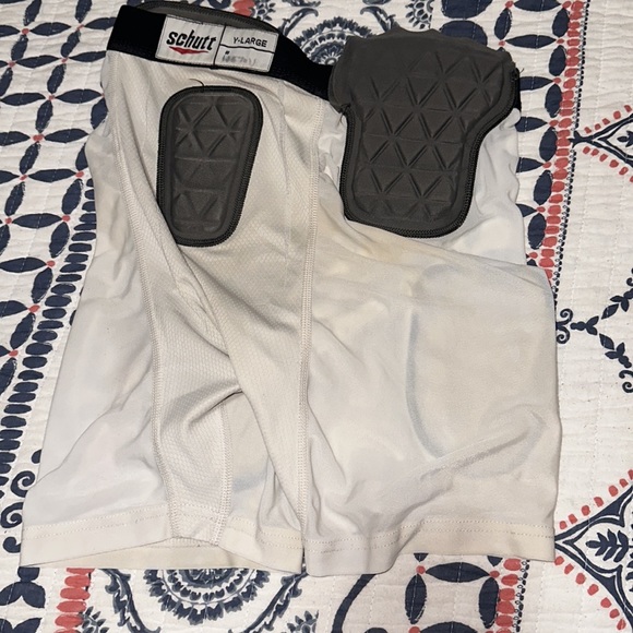 YL Schutt Integrated football girdle. - Picture 5 of 5